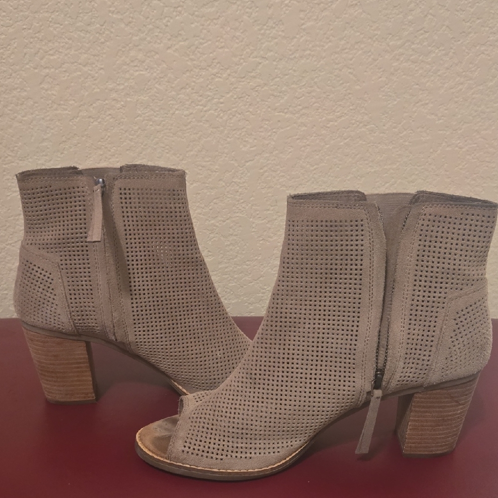 Toms Perforated Beige Ankle Booties